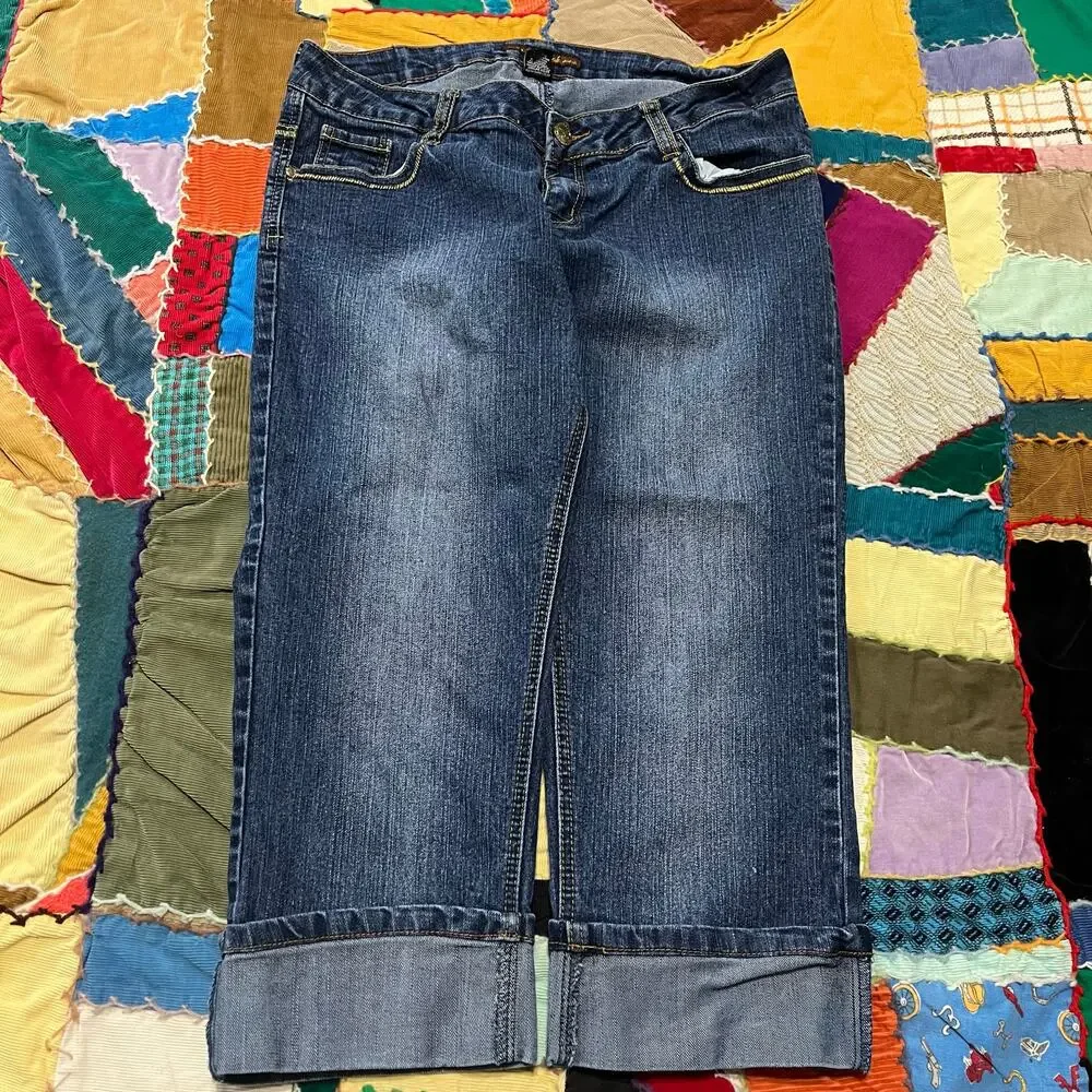 Y2K Southpole Acid Washed Embroidered Painted Capri Jeans 34Wx22L - Picture 2 of 7